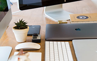 开云体育全站-“足球智者”：某某教练解读战术变革心得，足球技战术训练全书