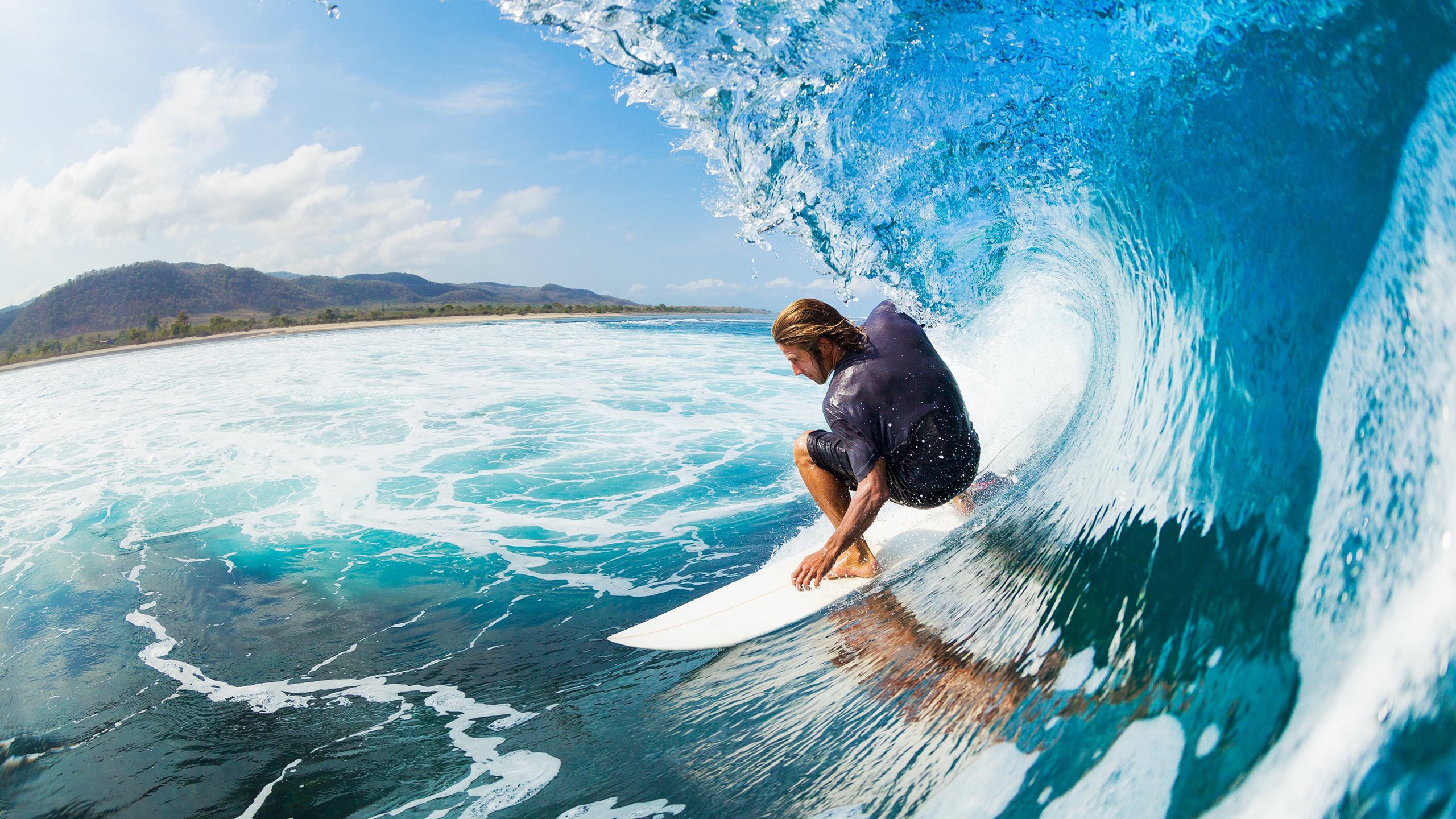 阿尔阿赫利篮板球争夺激烈，阿赫利vs德黑兰独立